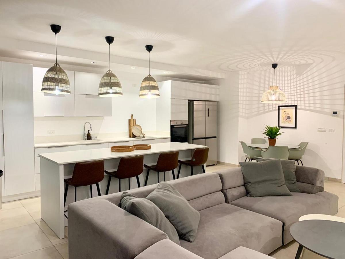 Beach Place Apartments 海法 外观 照片